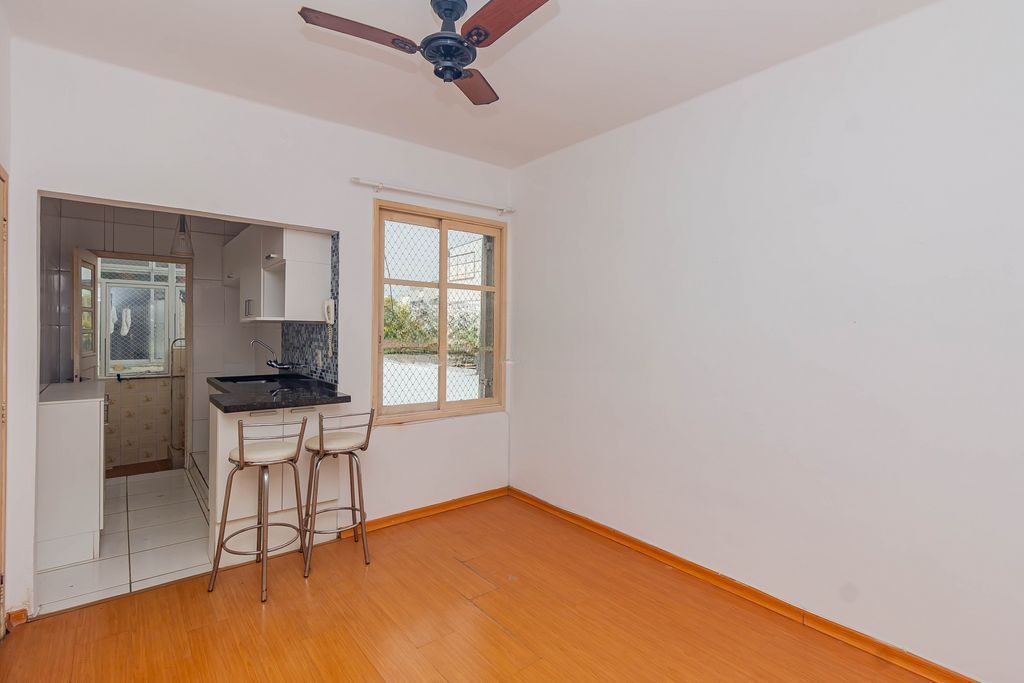 Apartamento à venda com 38m², 1 quarto no bairro Petrópolis em Porto Alegre