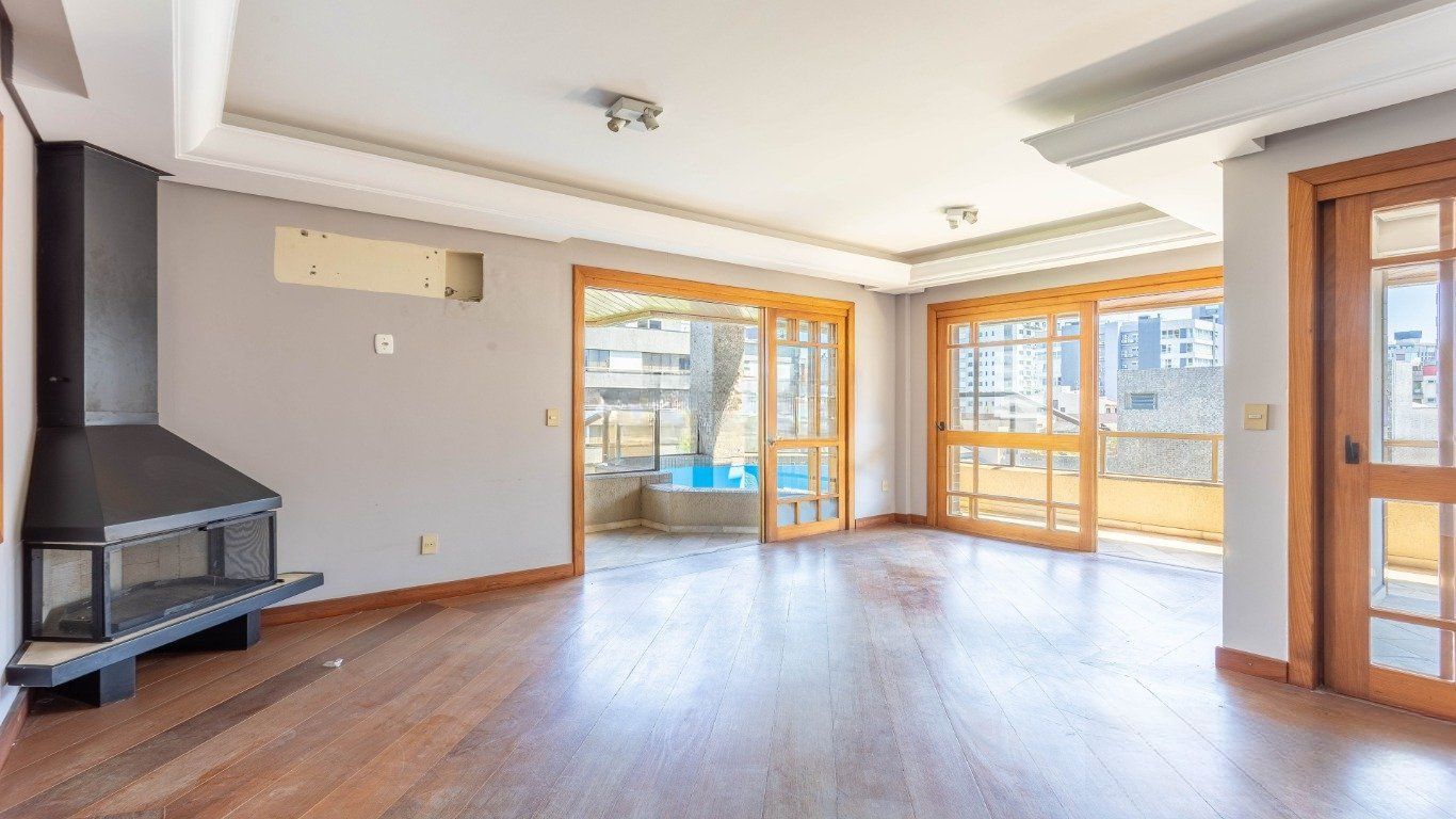 Apartamento 3 Dormitórios, 1 súite, elevador, 2 vagas no Petrópolis.