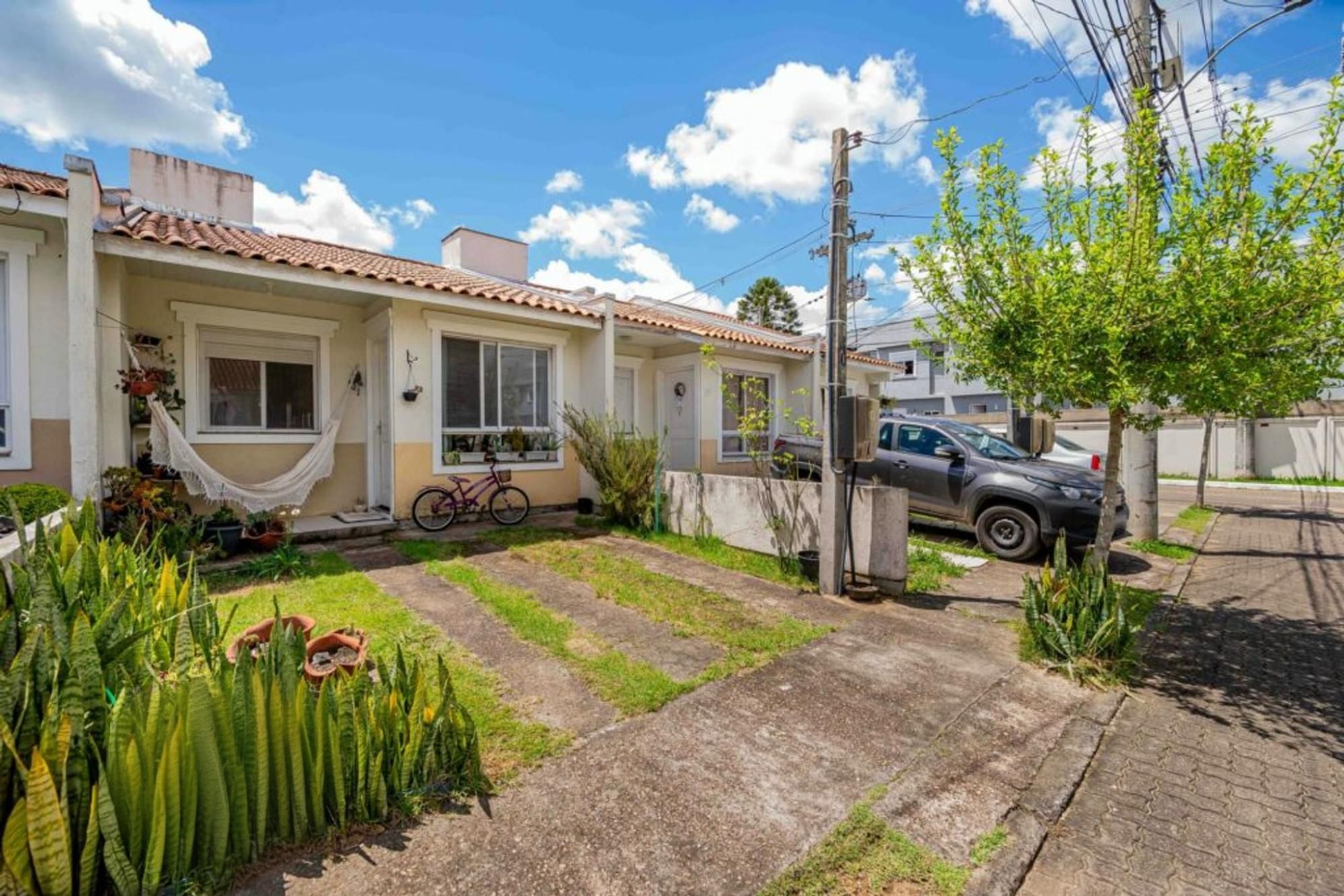 Casa 2 quartos, vaga, academia, piscina e salão de festa no bairro Restinga