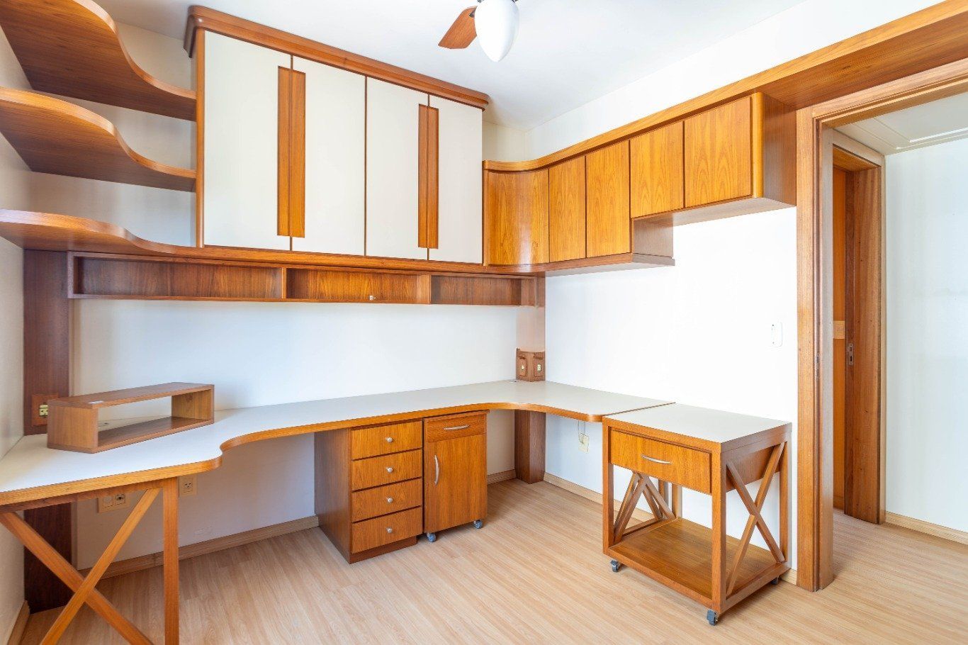 Apartamento à venda com 3 quartos, 85m² - Foto 25