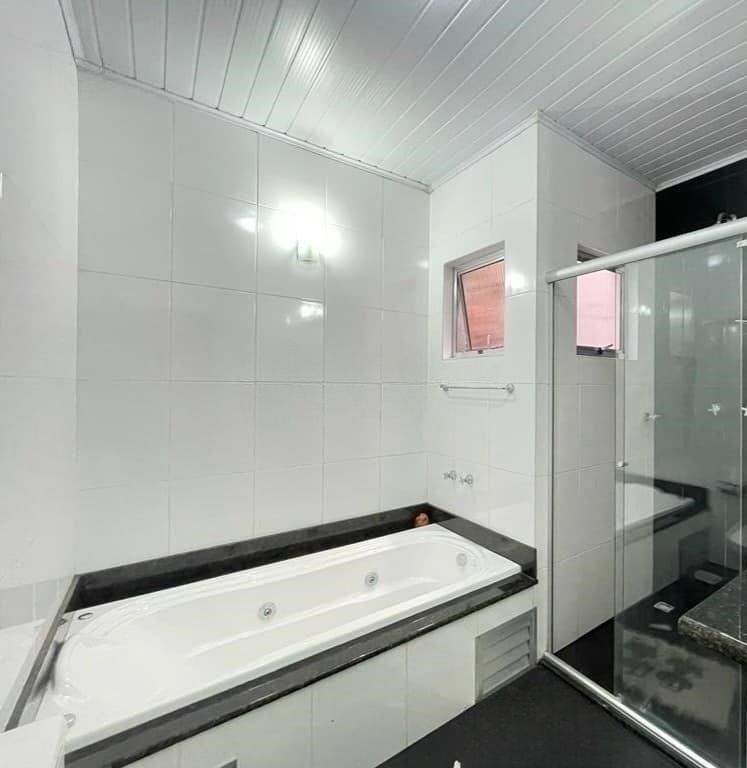 Casa à venda com 4 quartos, 265m² - Foto 13
