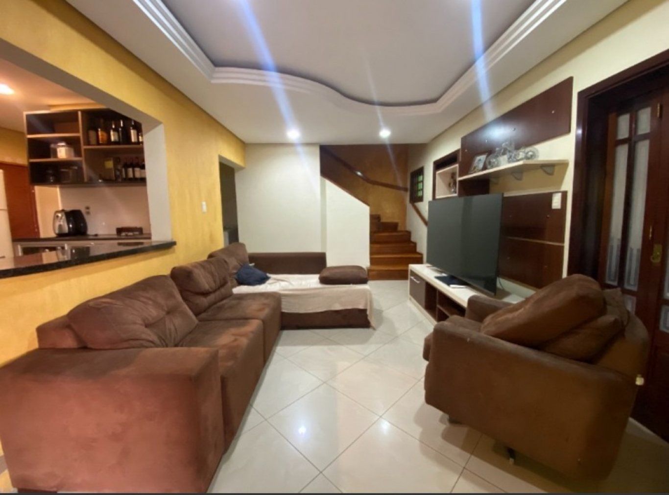 Casa de 3 quartos e 3 vagas de garagem em Canoas.