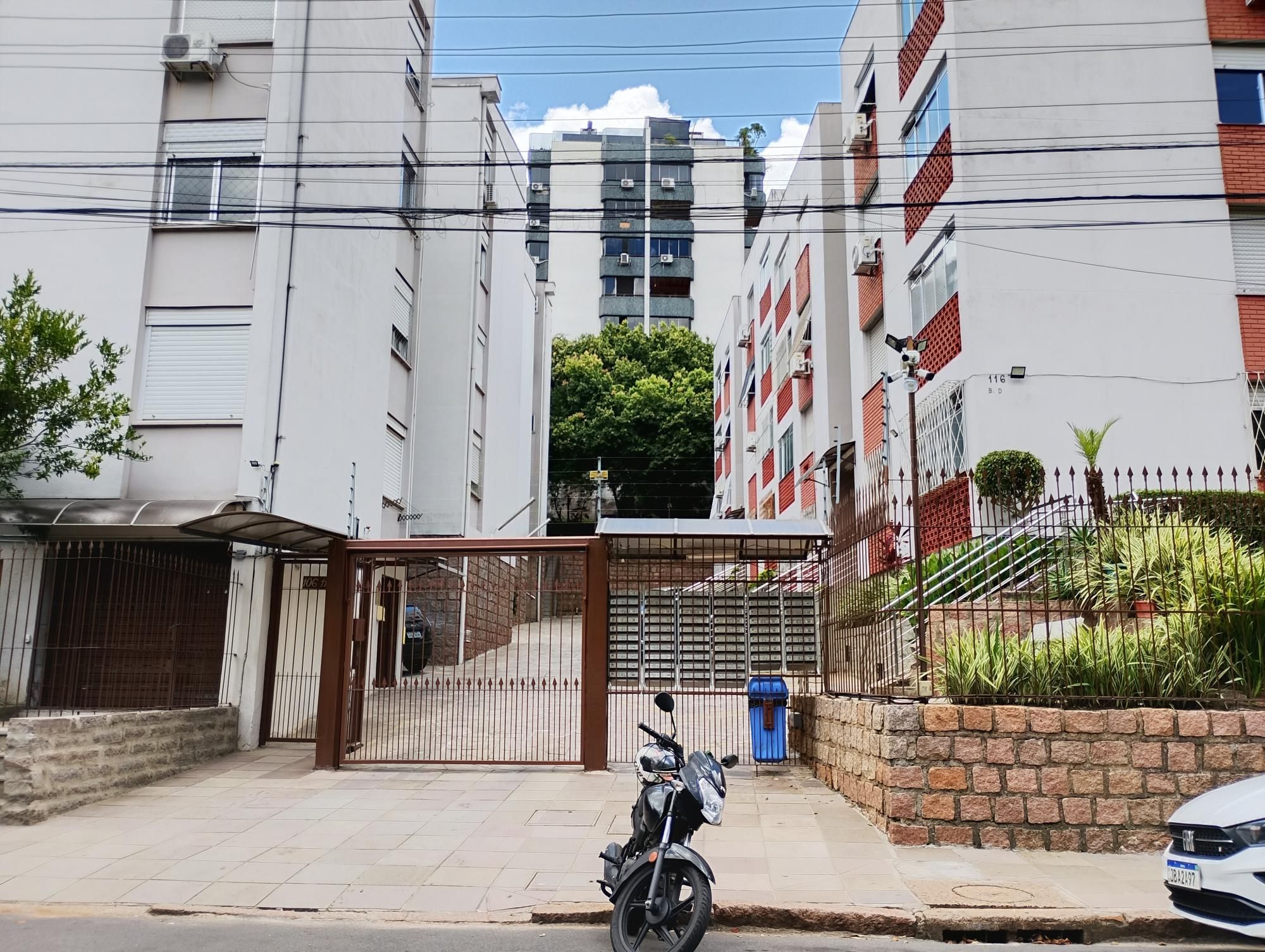 Apartamento à venda com 2 Dormitórios vaga no bairro Petropolis