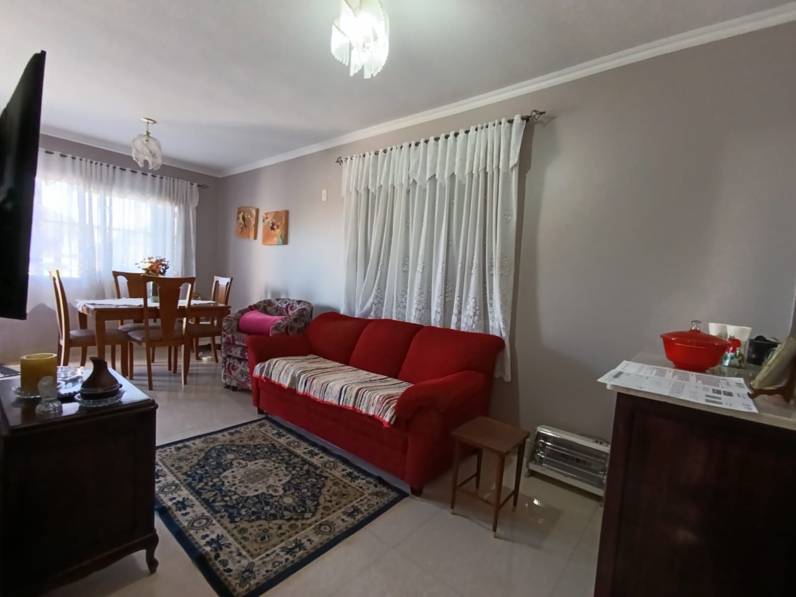 Casa de 3 quartos,suíte,churrasqueira, 3 vagas no bairro Sarandi