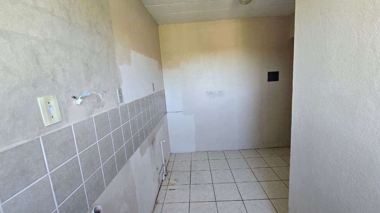 Apartamento com 2 quartos e portaria 24hr no bairro Lomba do Pinheiro