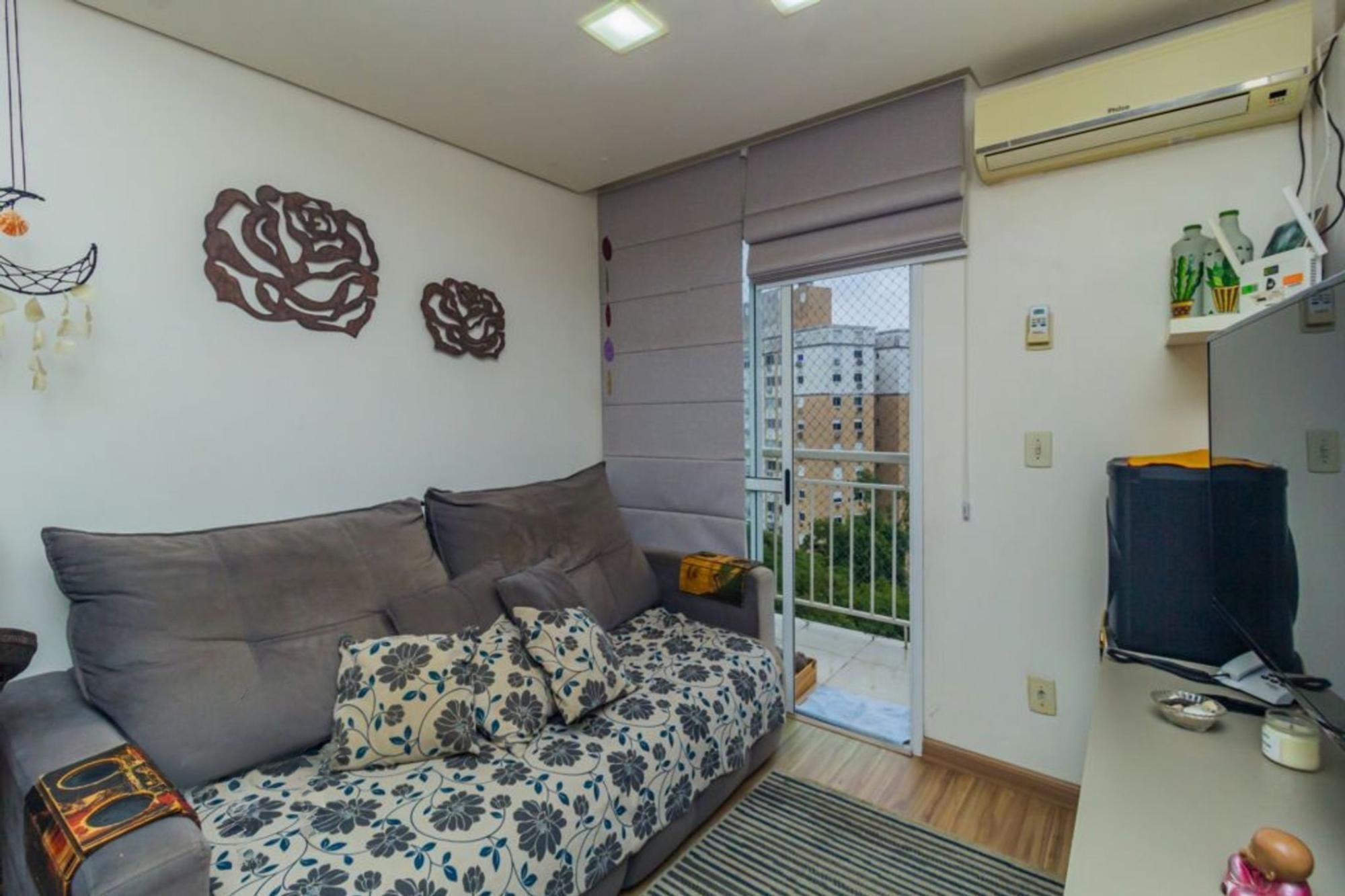 Apartamento à venda com 72m², 3 quartos, 1 suíte, 2 vagas no bairro Jardim Carvalho em Porto Alegre