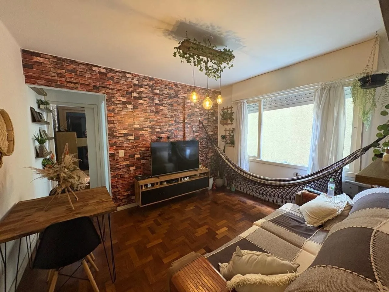 Apartamento 1 Dormitório com 1 vaga e elevador na Protásio Alves