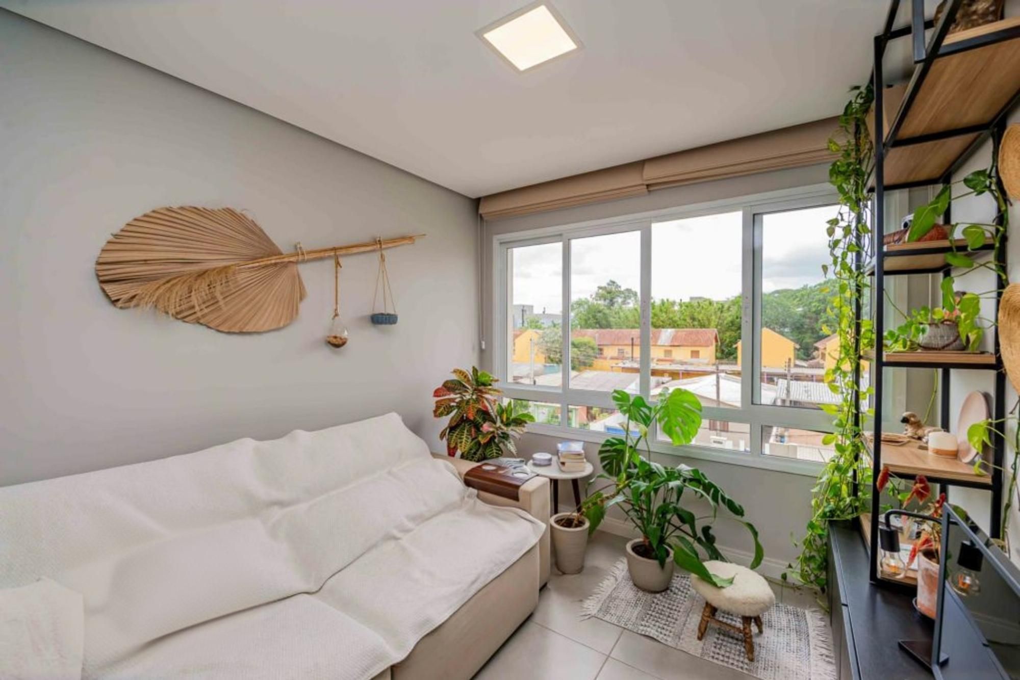 Apartamento de 2 quartos, suíte, elevador, 1 vaga no bairro Ipanema.