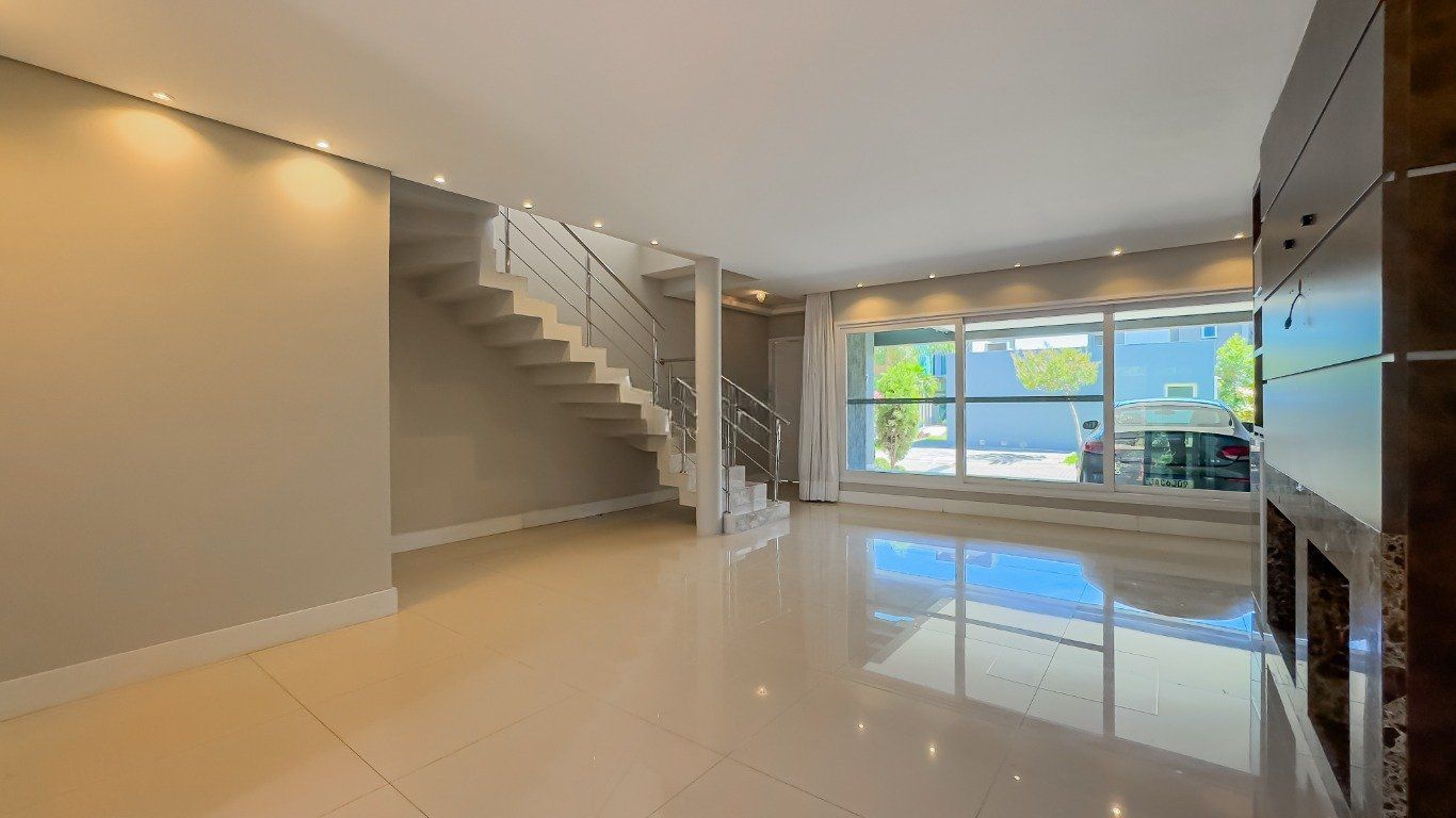 Casa de Condomínio à venda com 3 quartos, 234m² - Foto 3