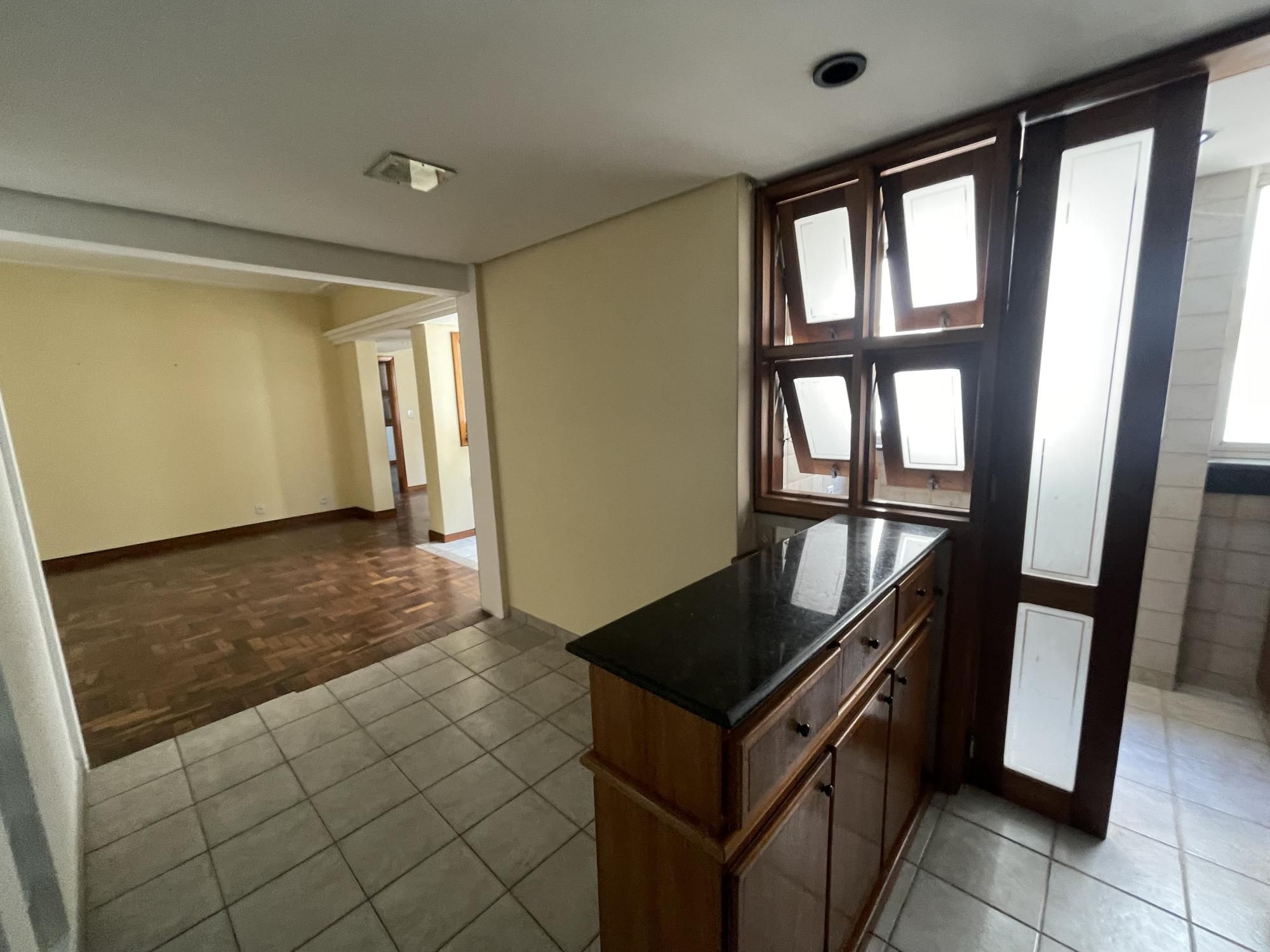 Apartamento 3 dormitório 84m² Elevador e Sacada Bairro Bom Fim Porto Alegre