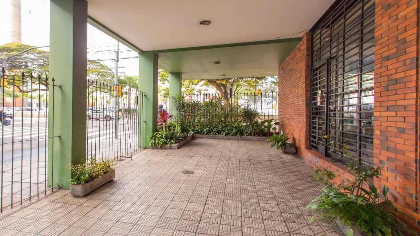 Apartamento Garden com 3 dormitórios no Bairro Floresta - Galeria 21