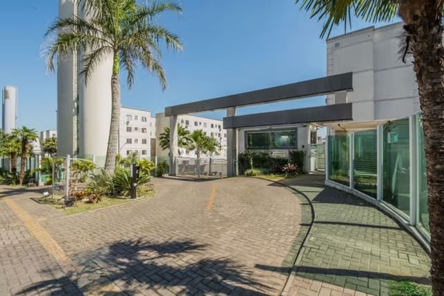 Apartamento de 2 quartos, piscina e 1 vaga de garagem em Canoas.