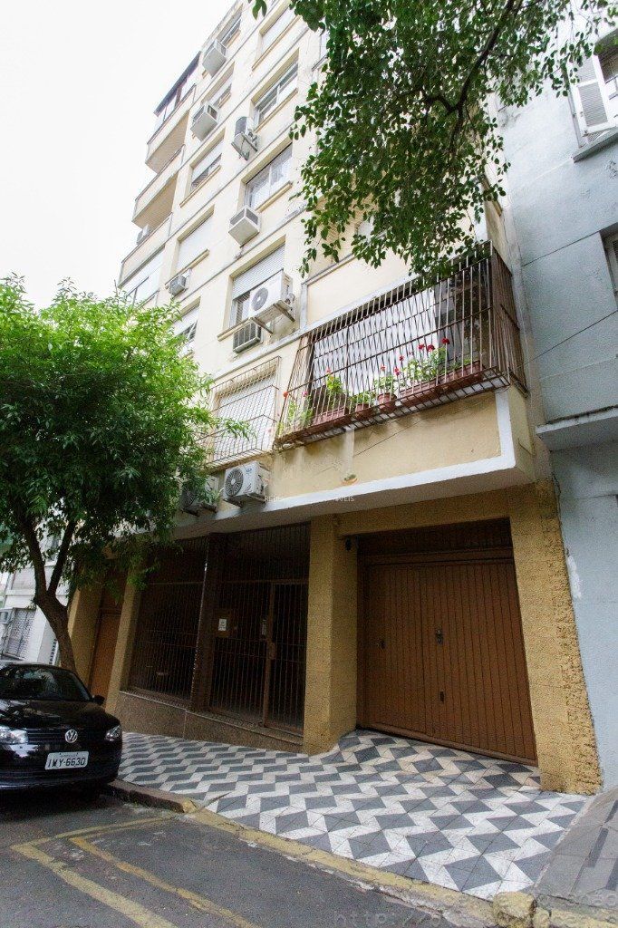 Apartamento 3 dormitórios,2 banheiros, 1 vaga e elevador no Centro Histórico.