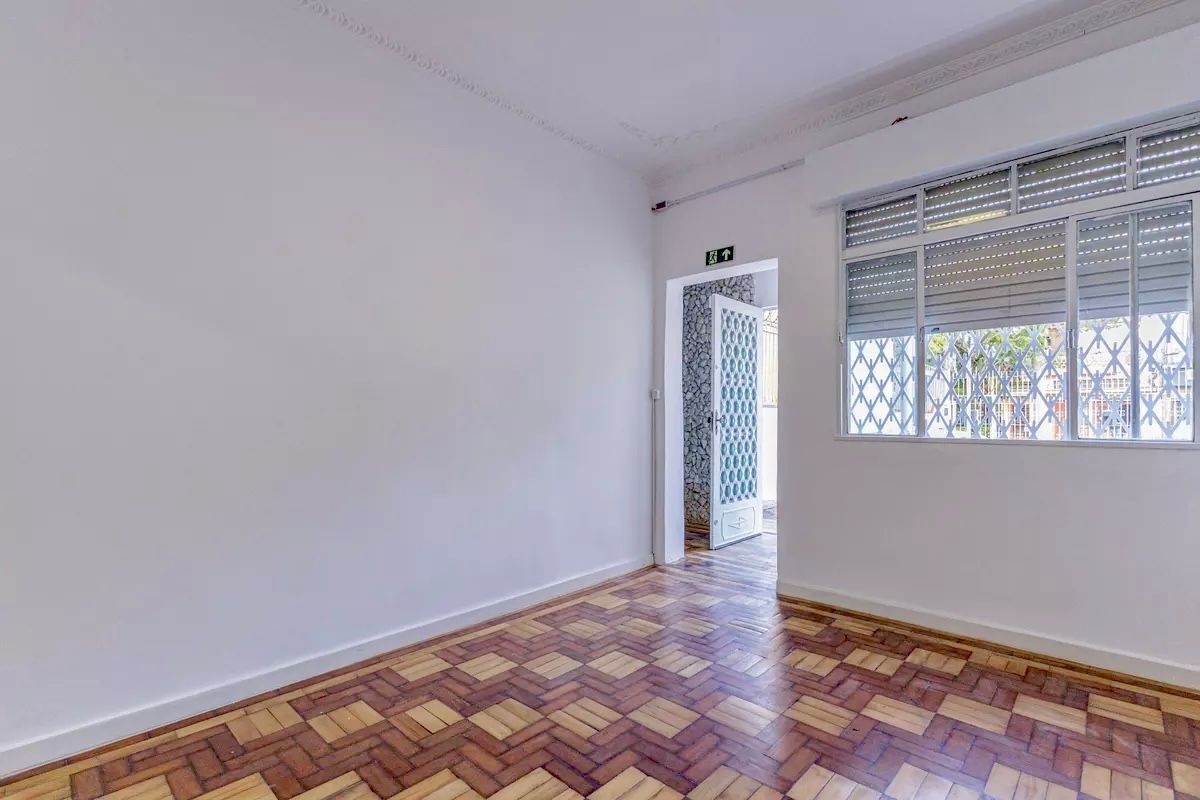 Casa Residencial ou Comercial 3 dormitórios com suíte 185m2, Bairro Floresta