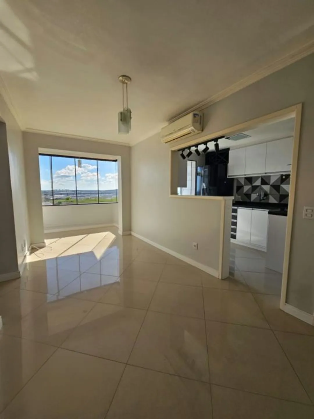 Apartamento de 2 dormitórios e 1 vaga de garagem no bairro Jardim Floresta/Poa.