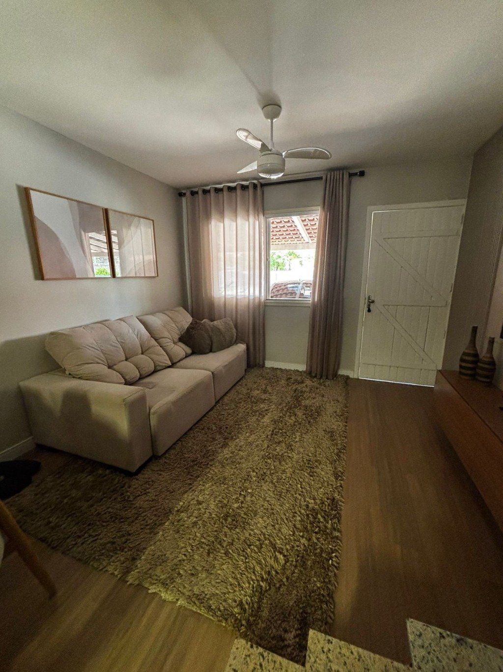 Casa com 2 dormitórios e 2 vagas de garagem em Canoas.