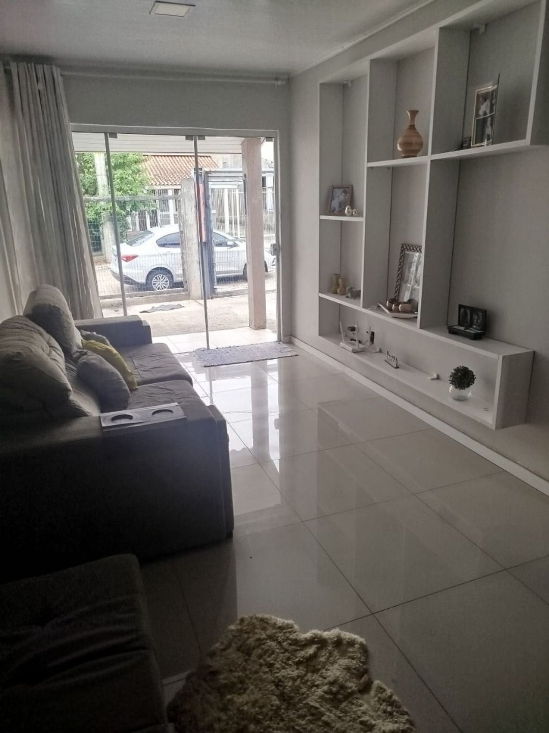 Casa de 2 dormitórios e 2 vagas de garagem em são José Canoas.