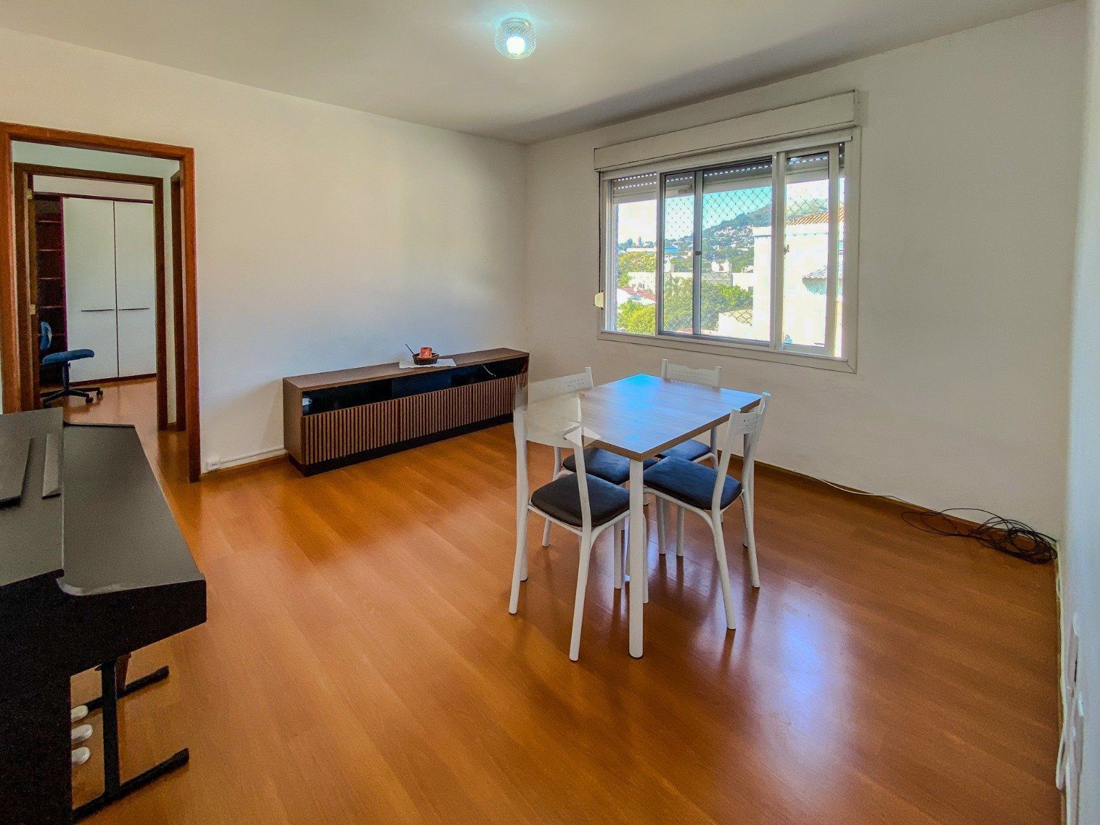 Apartamento à venda com 52m², 1 quarto, 1 vaga no bairro Teresópolis em Porto Alegre