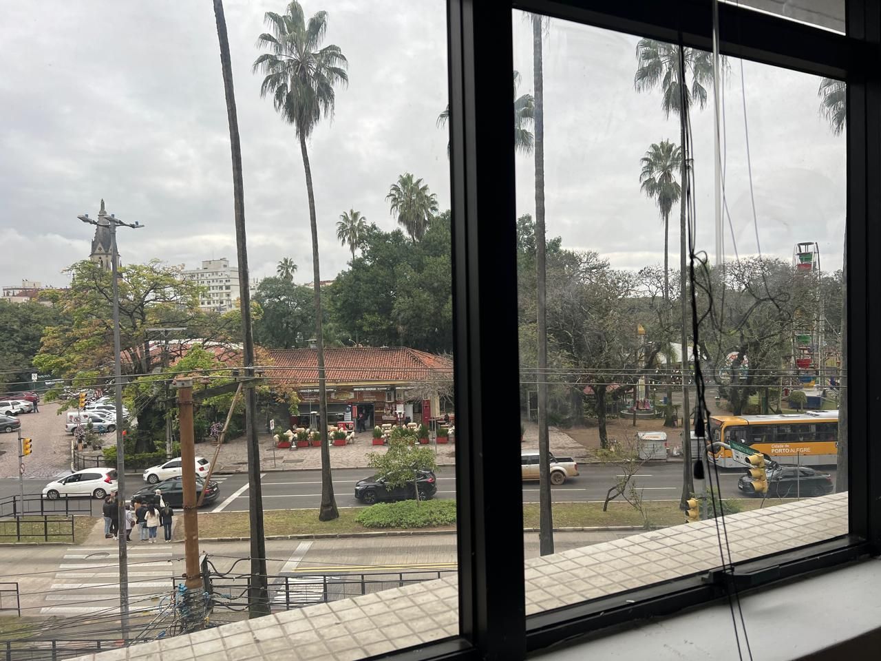 Sala comercial reformada e elevador no bairro Bom Fim. — foto 4