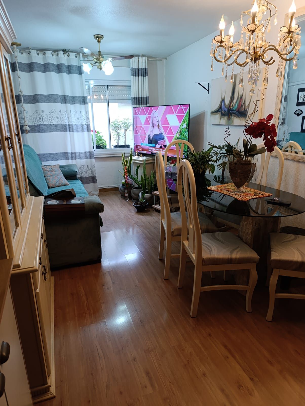 Apartamento semi mobiliado de 1 dormitório bairro Sarandi