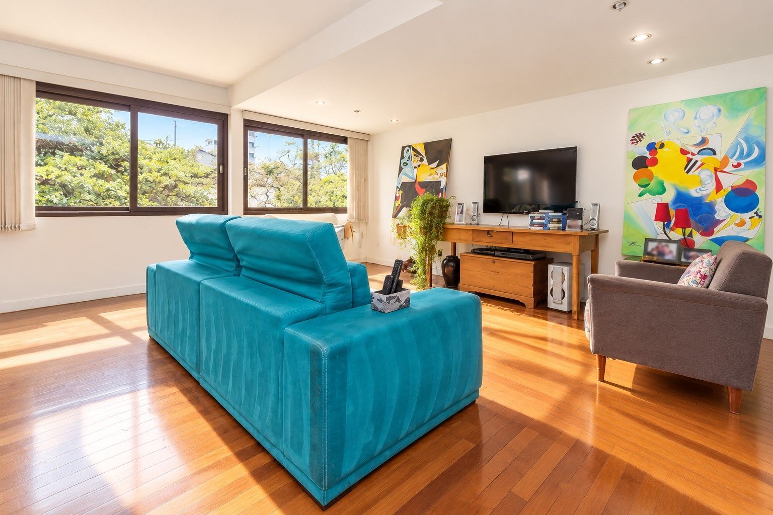 Apartamento 3 Dormitórios, suíte, vaga e elevador no bairro Auxiliadora