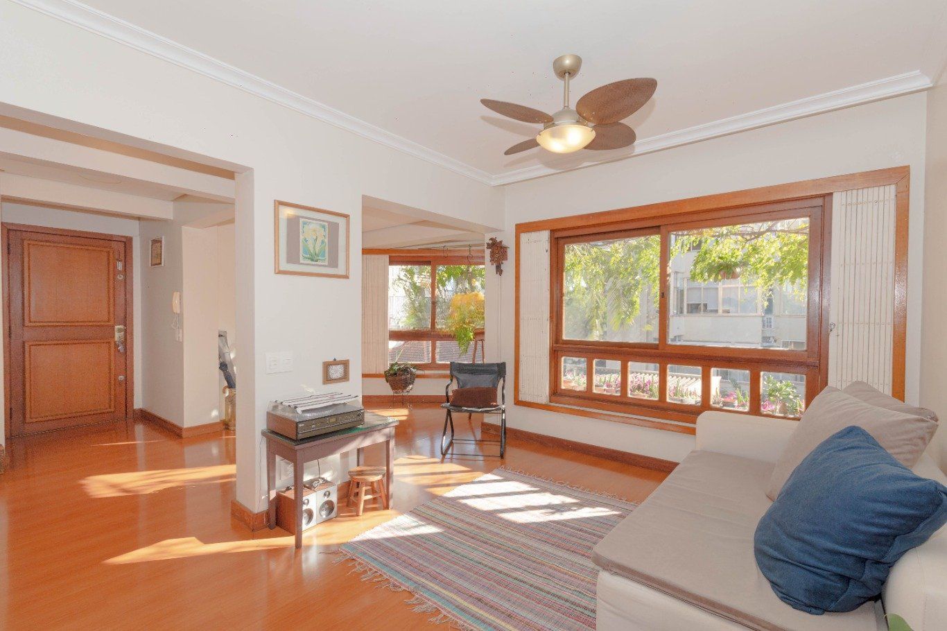 Apartamento à venda com 3 quartos, 128m² - Foto 1