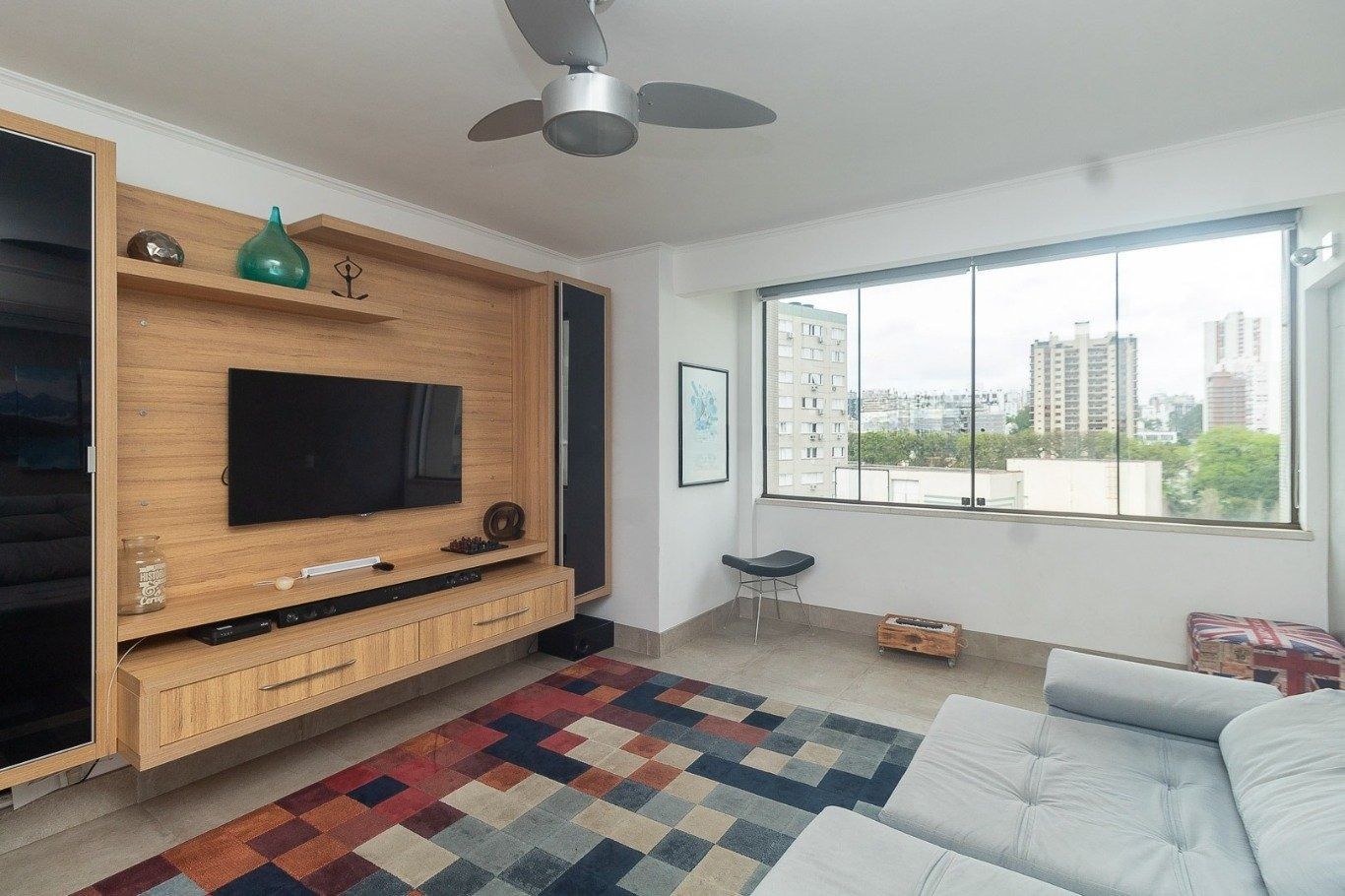Apartamento à venda com 76m², 2 quartos, 1 vaga no bairro Auxiliadora em Porto Alegre