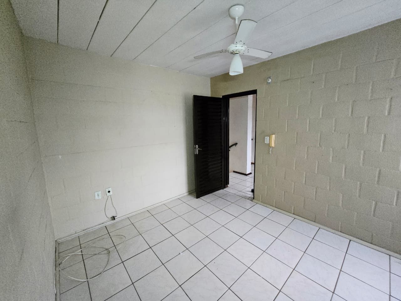Apartamento com 2 quartos, portaria 24hr e vaga no bairro Lomba do Pinheiro — foto 2