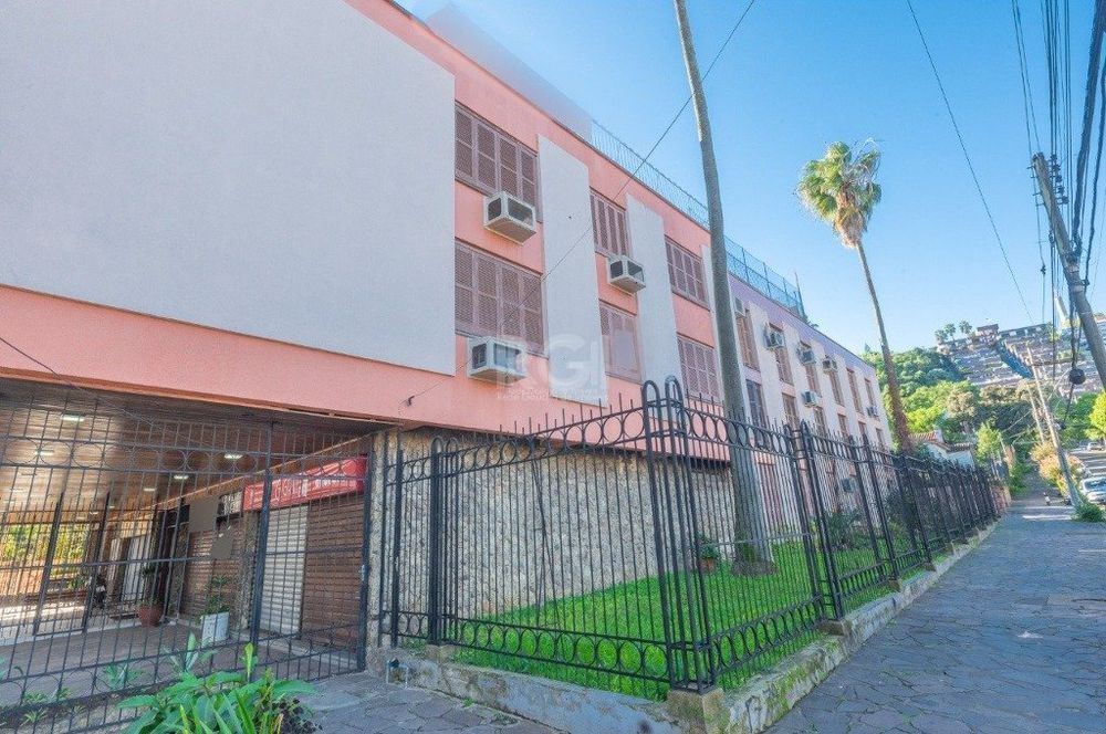 Apartamento térreo de 2 dormitórios bairro Praia de Belas