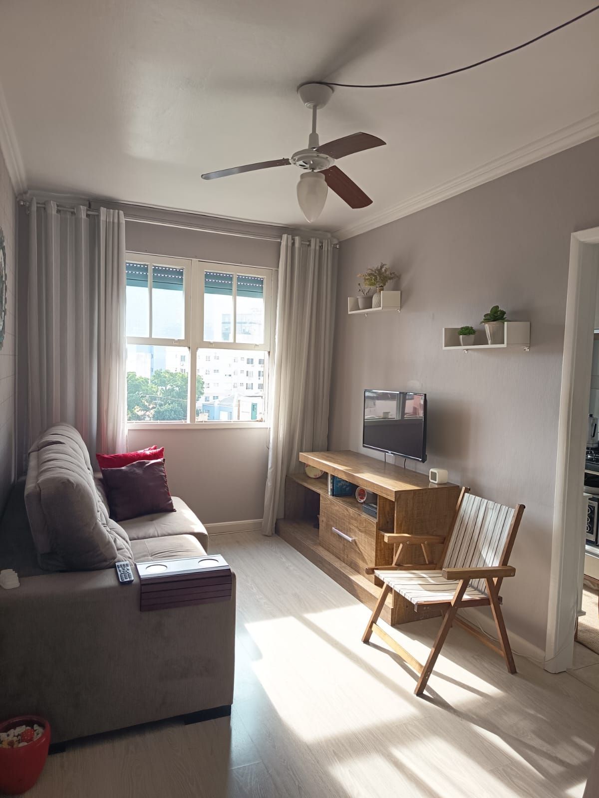 Apartamento 2 D reformado, elevador , vaga na Azenha