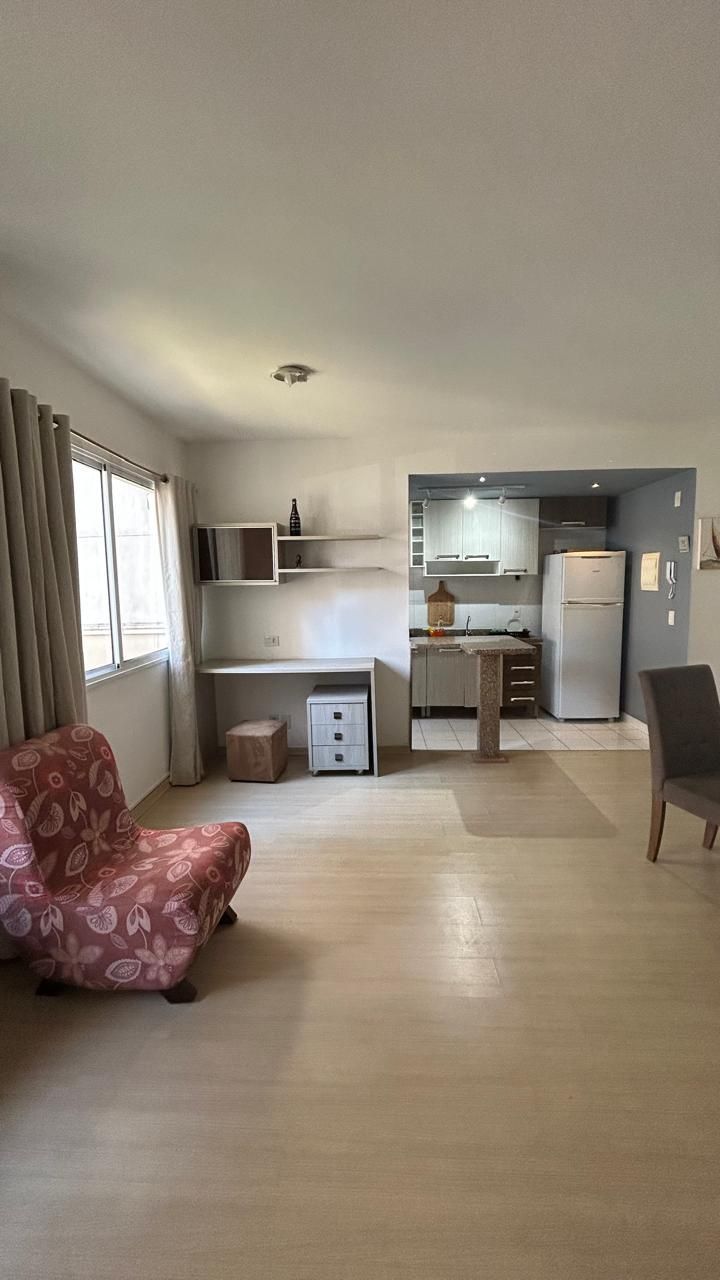 Apartamento 2 dormitórios, 1 suíte, 1 vaga, elevador na Vila Ipiranga.