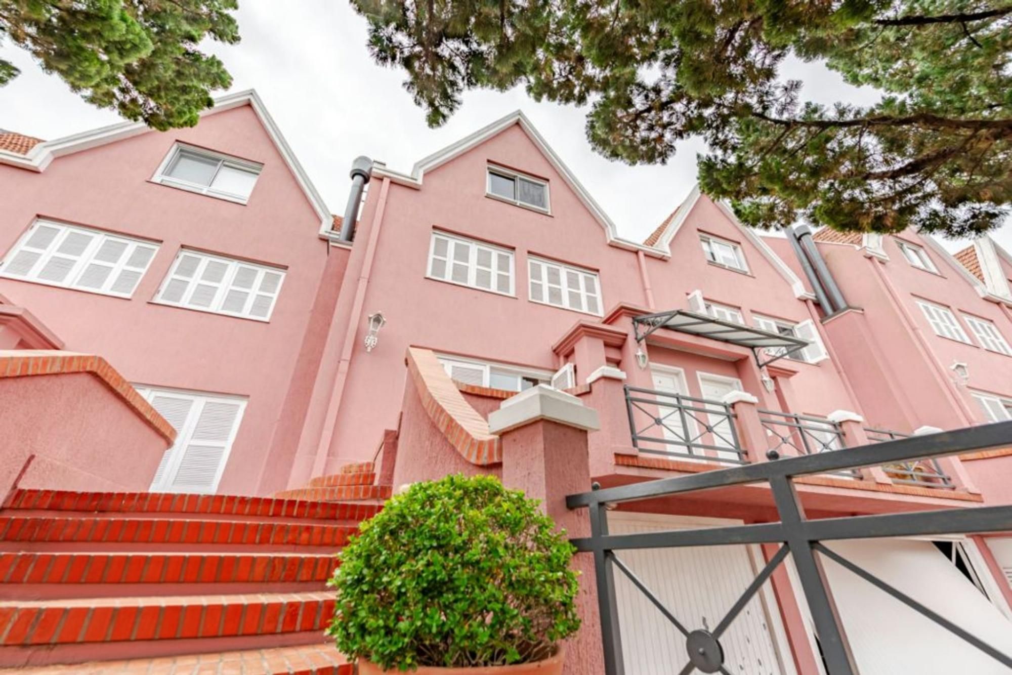 Casa em condomínio fechado de 3 dormitórios no bairro Vila Assunção