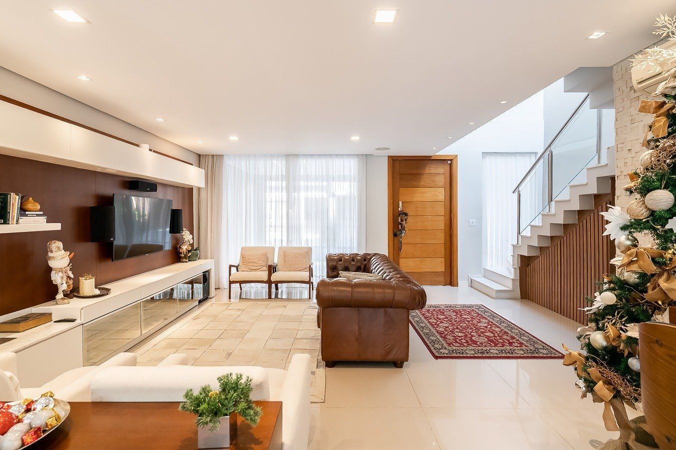 Casa em Condomínio com 4 quartos e 275m² à venda em Sarandi, Porto Alegre.