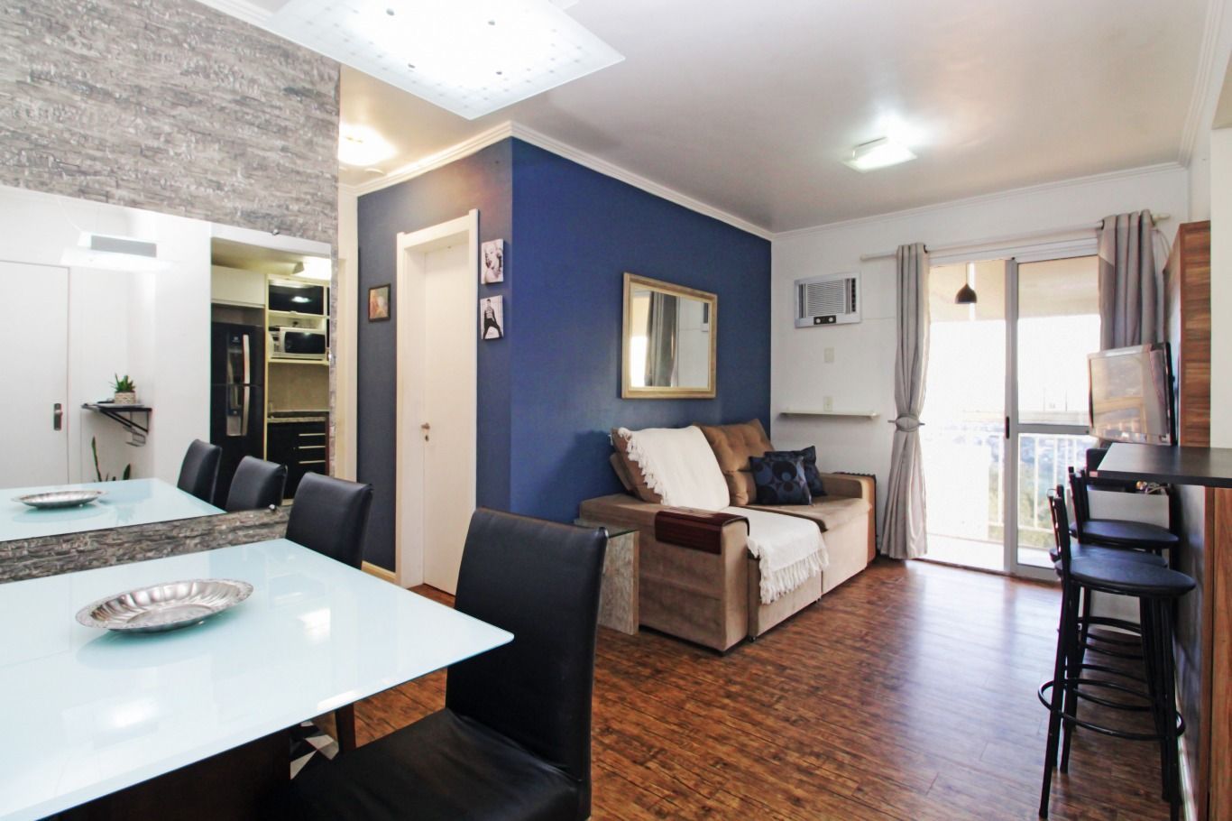 Apartamento à venda com 2 quartos, 61m² - Foto 1