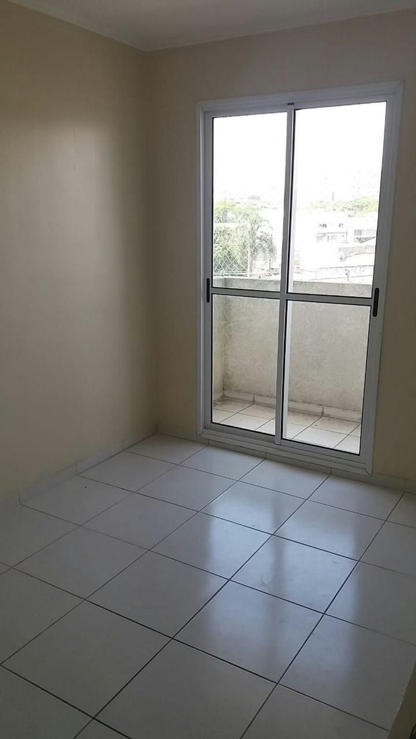 Apartamento de 2 quartos, 1 vaga e elevador no Bairro São Sebastião.