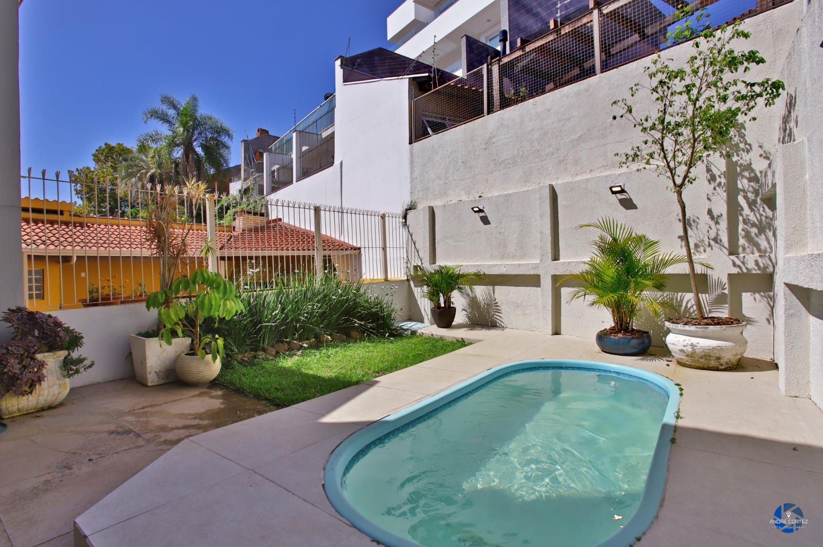 Casa à venda com 3 quartos, 284m² - Foto 2