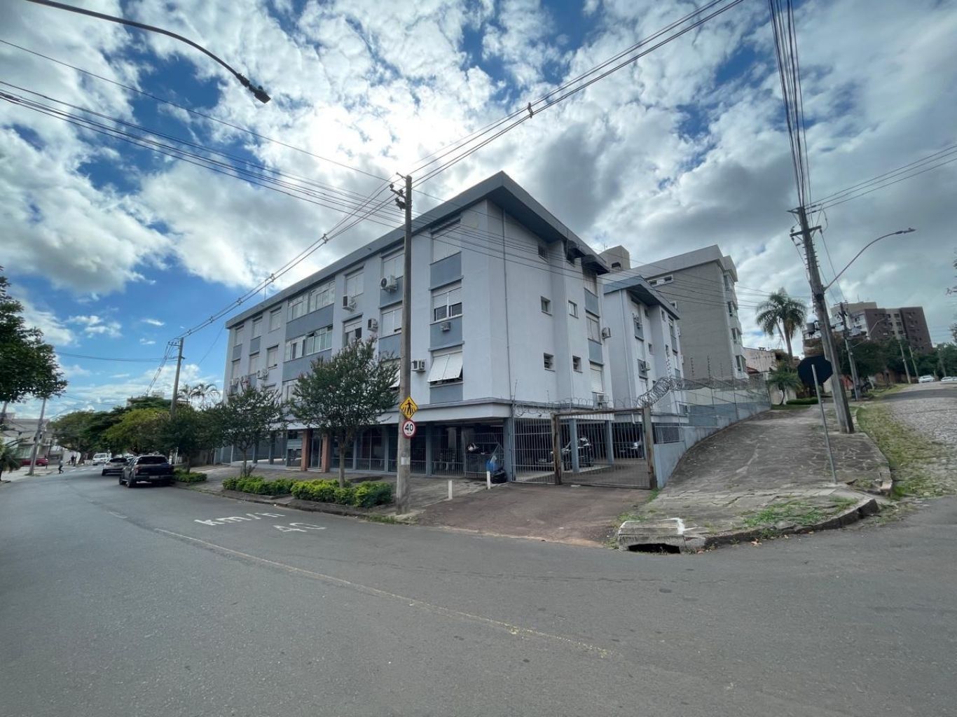 Apartamento à venda com 2 quartos, 71m² - Foto 2