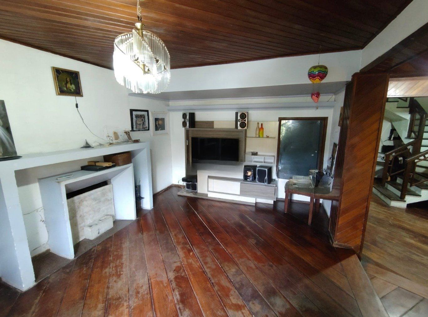 Casa com 3 Quartos, 3 Banheiros, 2 vagas No Bairro Nonoai.