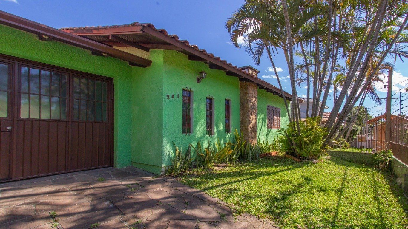 Casa 3 Dorm com Suíte e 4 Vagas no Jardim do Salso Próx PUCRS