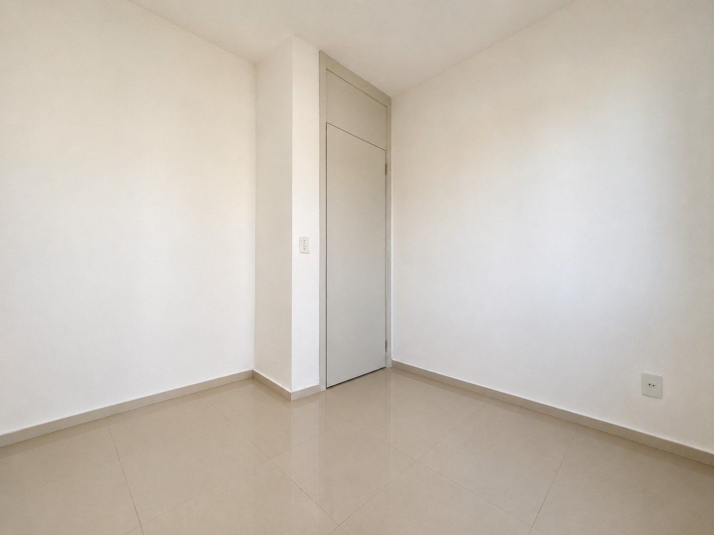 Apartamento Térreo com 3 quartos, vaga, piscina e elevador no bairro Humaitá.