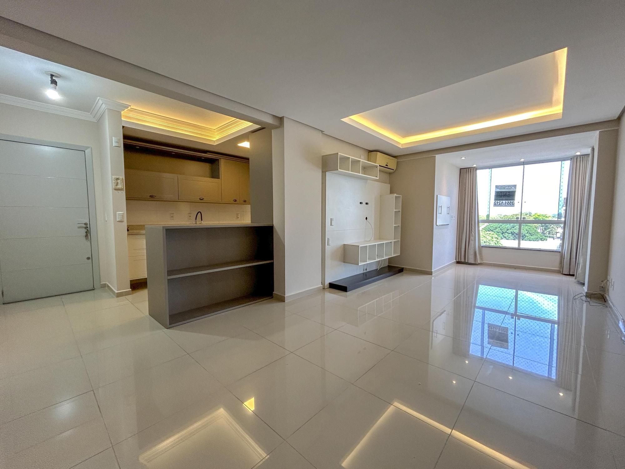 Apartamento à venda com 3 quartos, 110m² - Foto 1