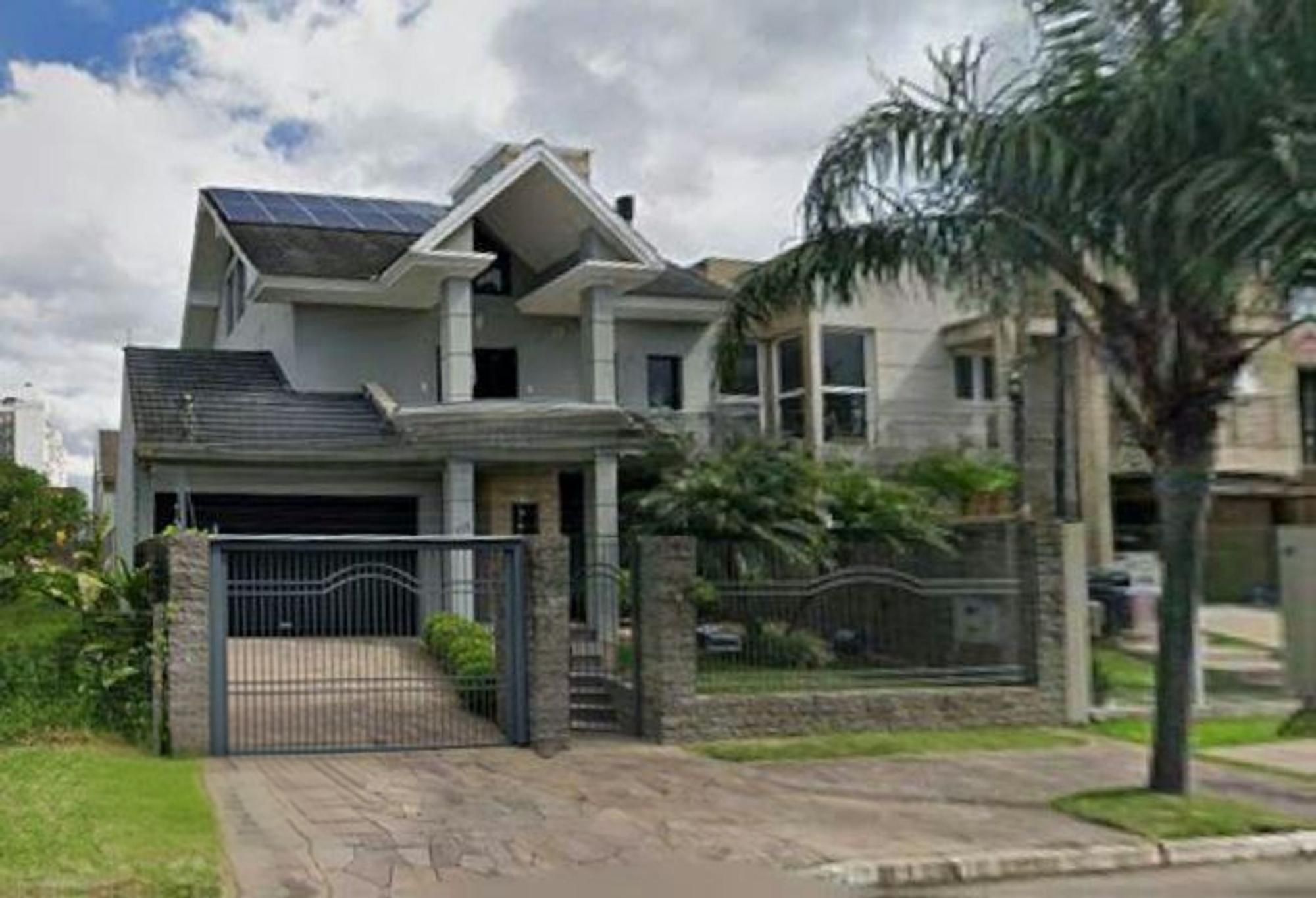Casa de 3 dormitórios e 2 vagas de garagem coberta Canoas.