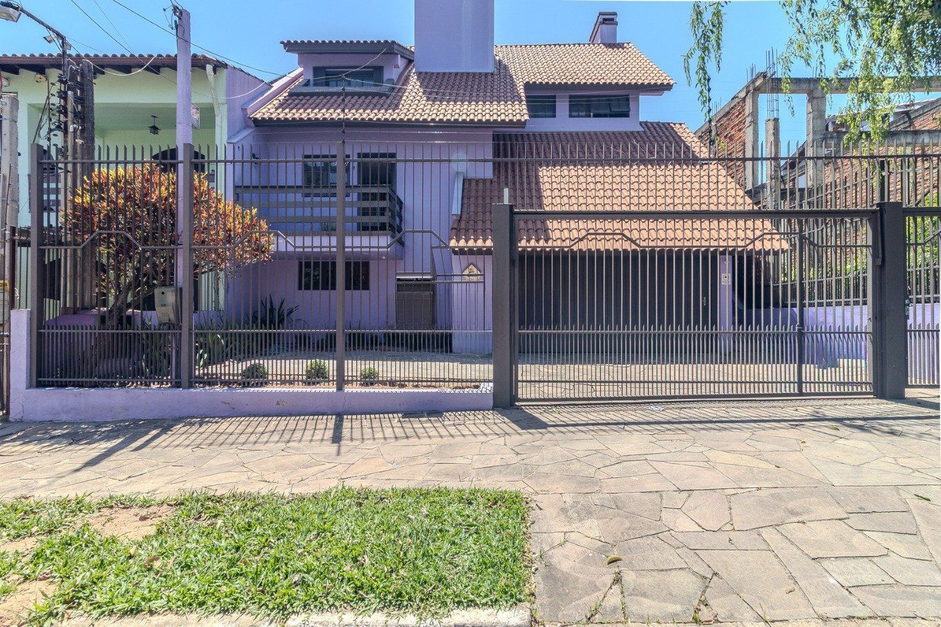 Casa com 3 quartos, vaga, piscina, Juncker e com patio no Jardim Planalto