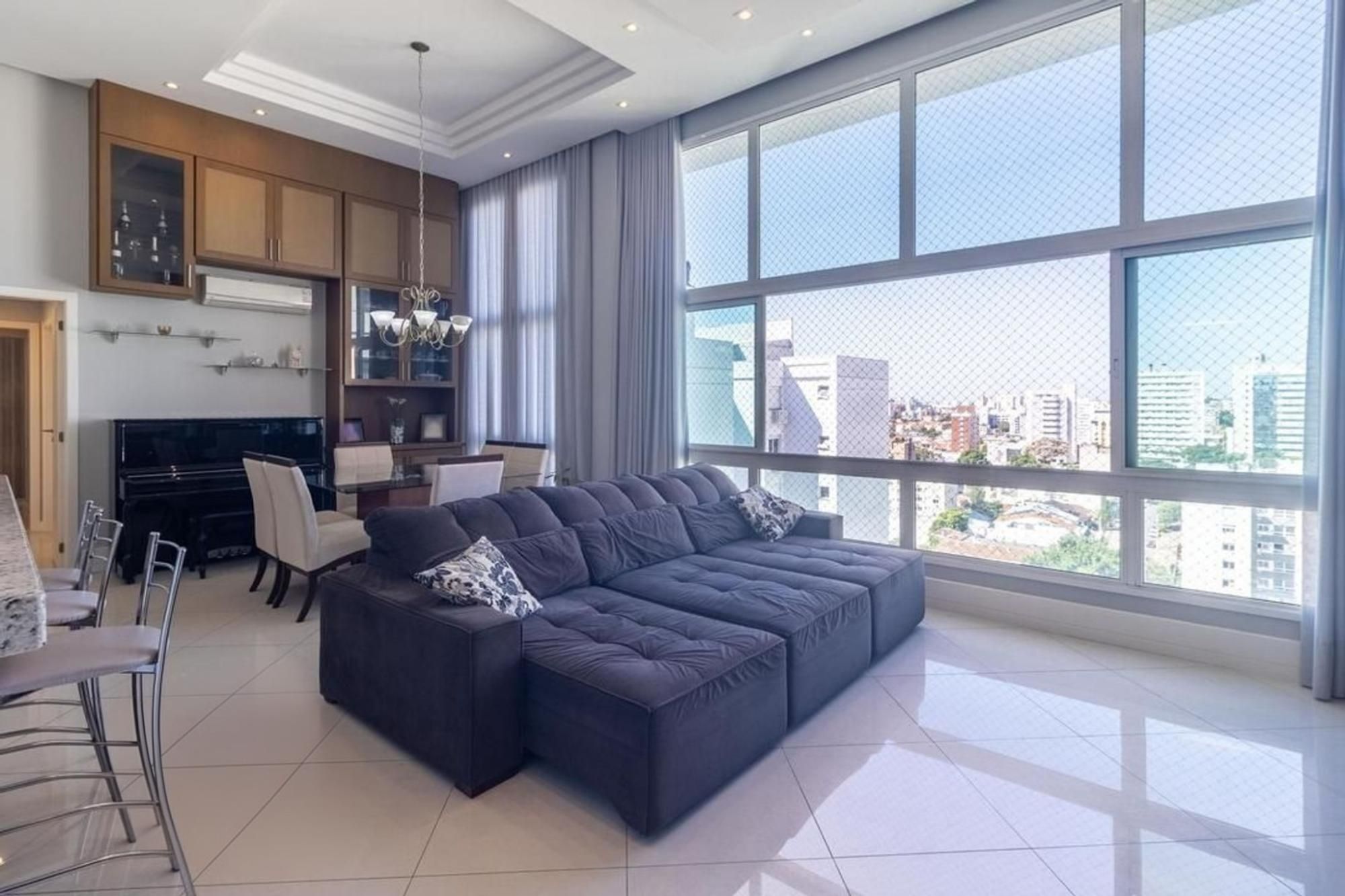 Apartamento 3 quartos, 3 suítes, elevador e 3 vagas bairro Passo da Areia.