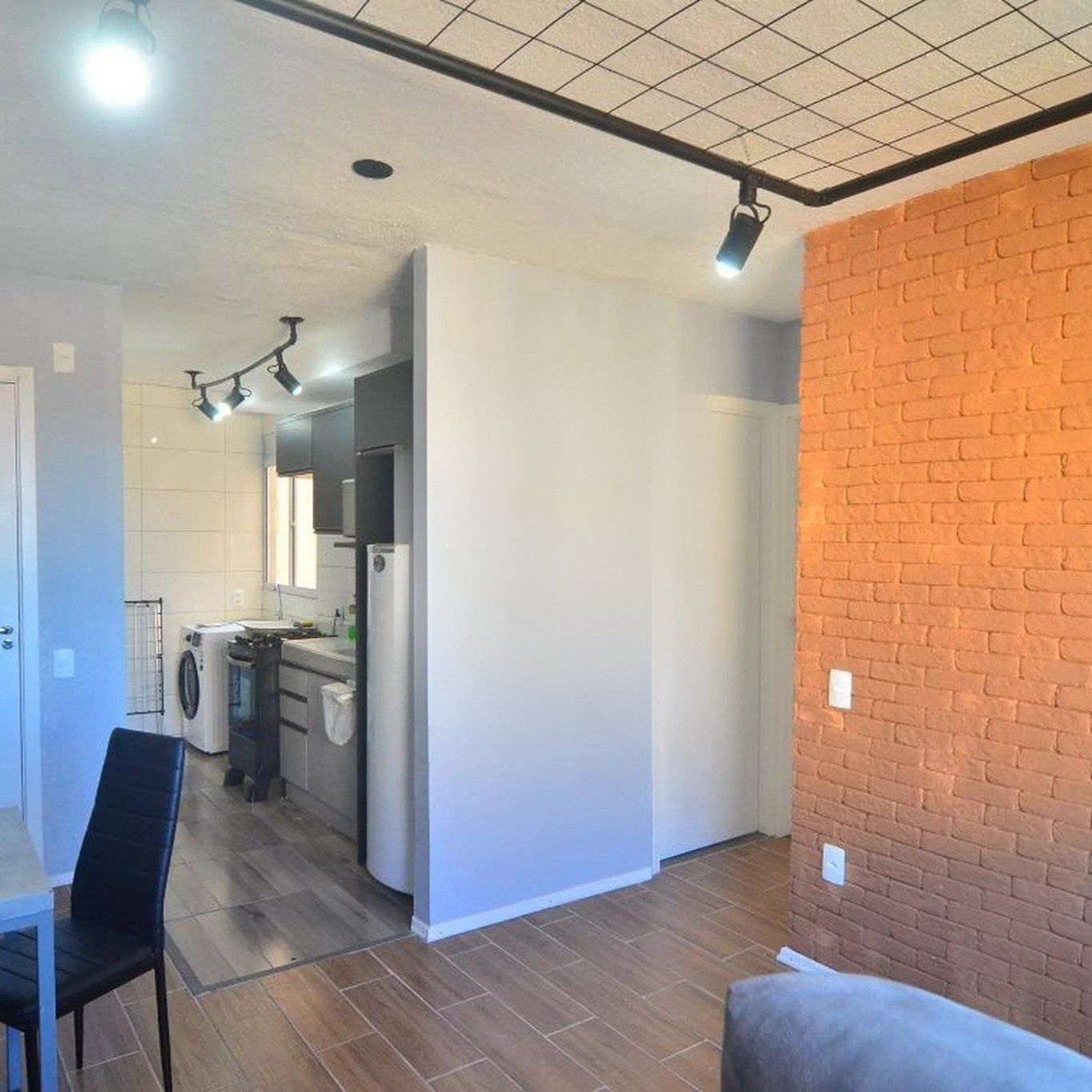 Apartamento com 2 dormitórios, com 1 vaga de garagem em Canoas.