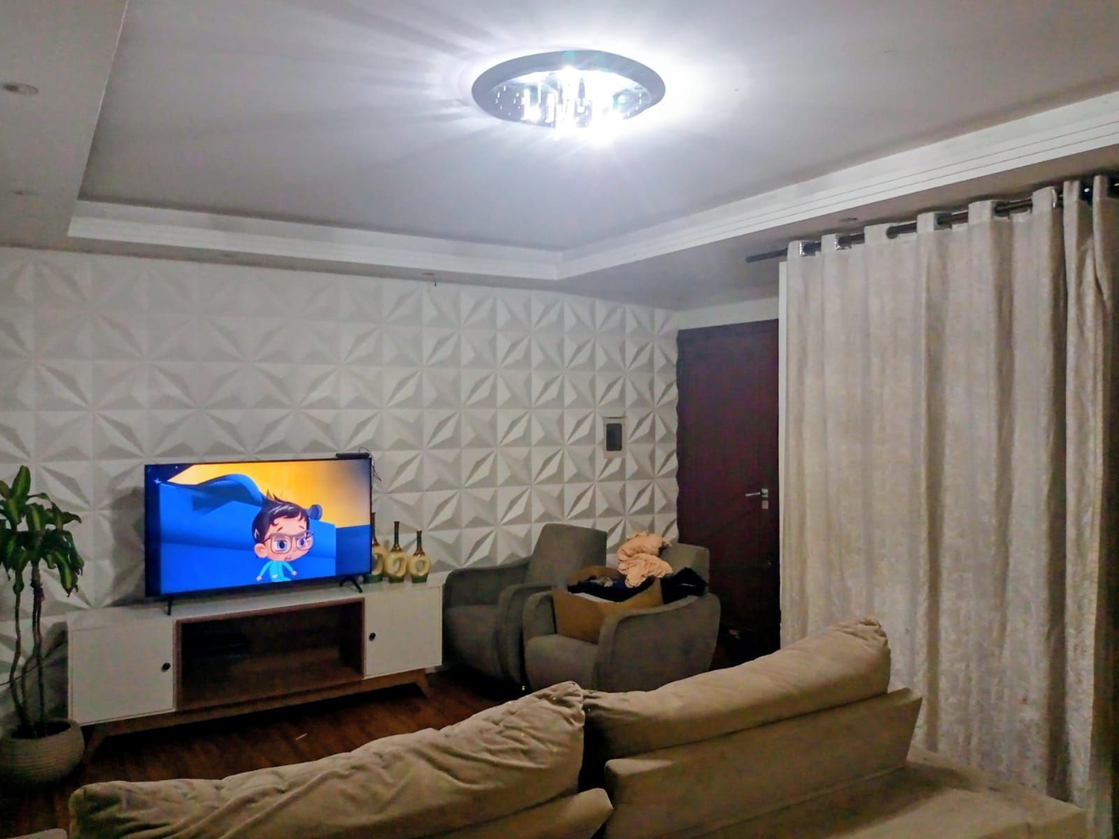 Apartamento 2 Quartos com Sacada, Elevador e Vaga em Cachoeirinha — foto 2