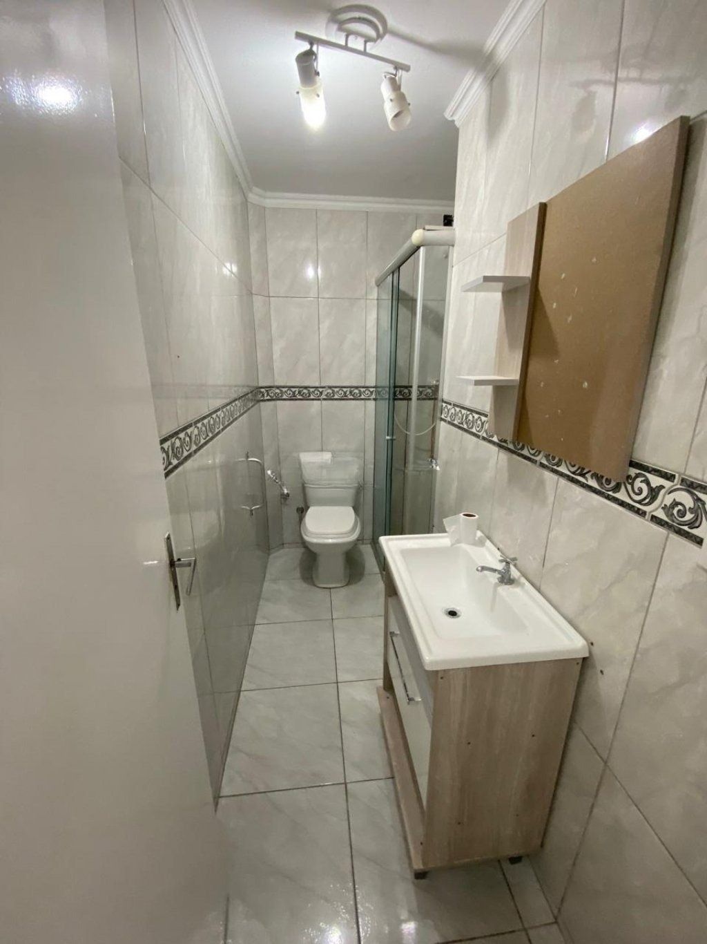 Apartamento de 2 dormitórios e duas vagas de garagem em Canoas.
