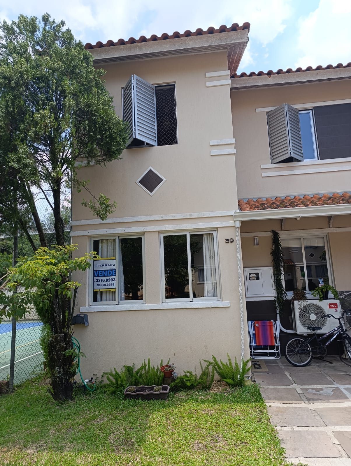 Casa em condomínio fechado de 3 dormitórios,2 vagas no bairro Parque Santa Fé.