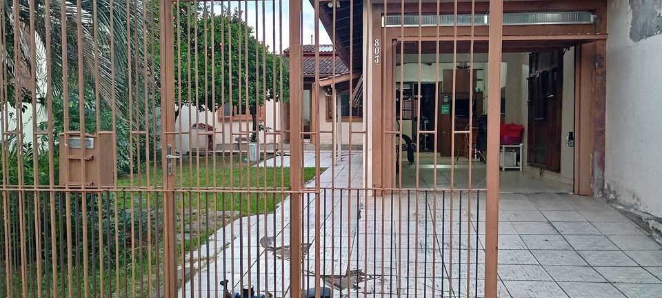 Casa 2 dormitórios com garagem e churrasqueira no Sarandi