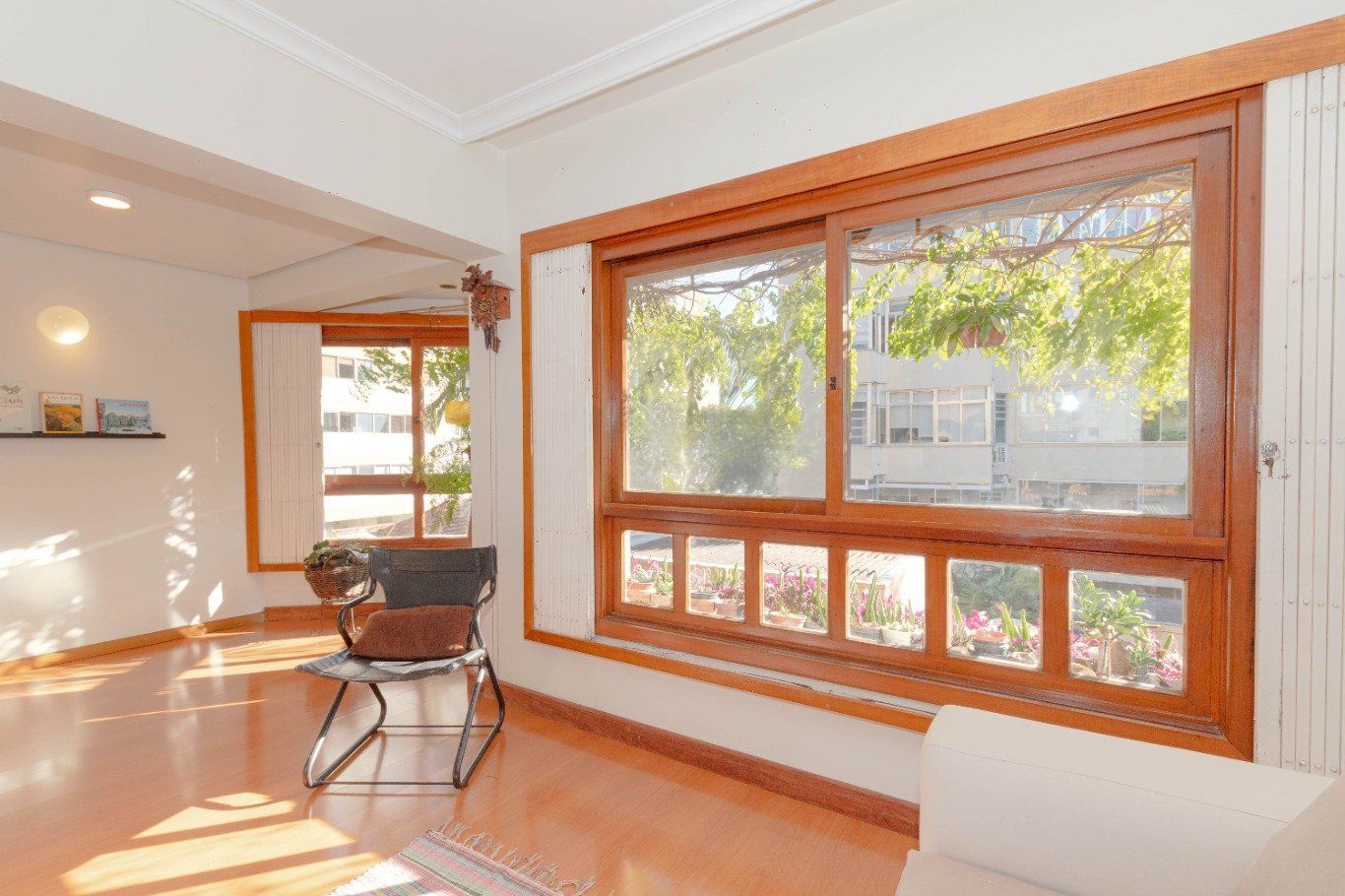 Apartamento à venda com 3 quartos, 128m² - Foto 2